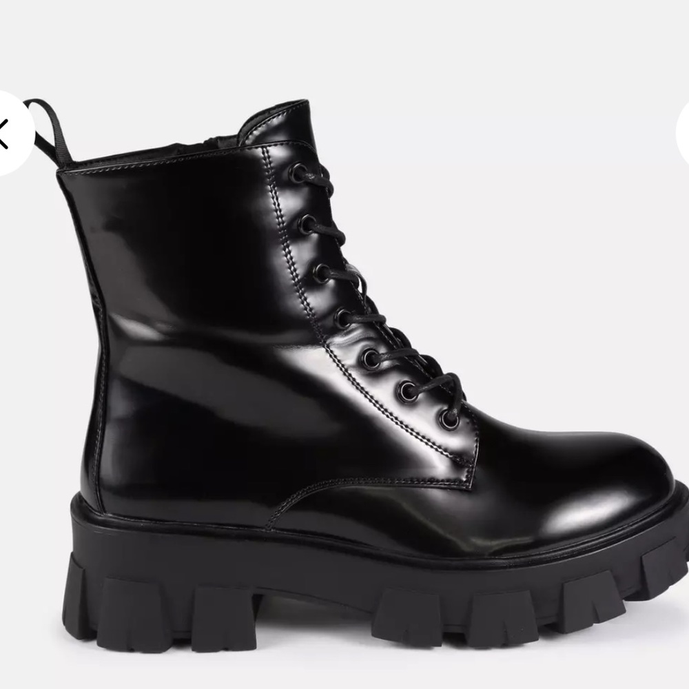 Missguided black chunky chelsea boots
